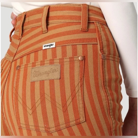 Wrangler Wanderer 622 High Rise Flare Jeans - Picture 3 of 4